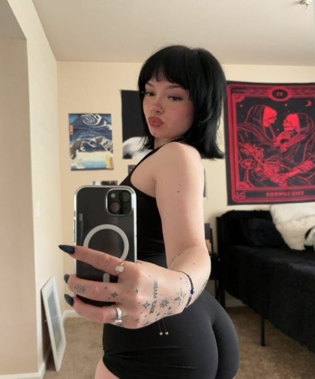 srenluv xxx actress photo