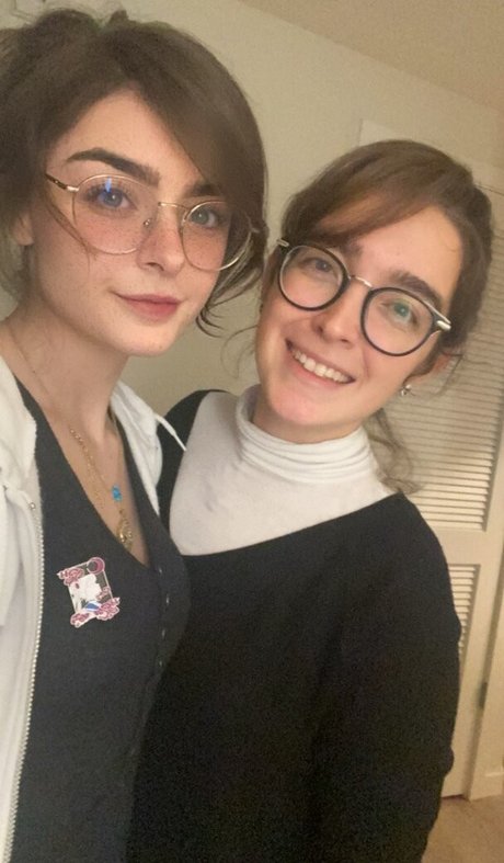 DeputyARUUU model photo