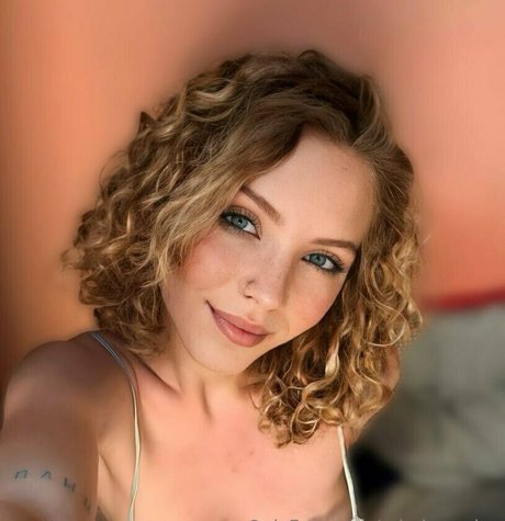 mimi masha nude model photo