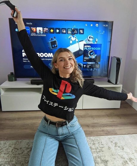 Emmalition star sexy image