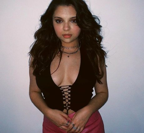 Cree Cicchino hot model gallery