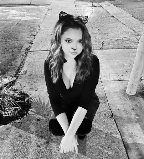 Cree Cicchino model naked images