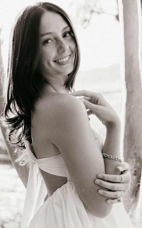 Kennedy Cullum art model photo