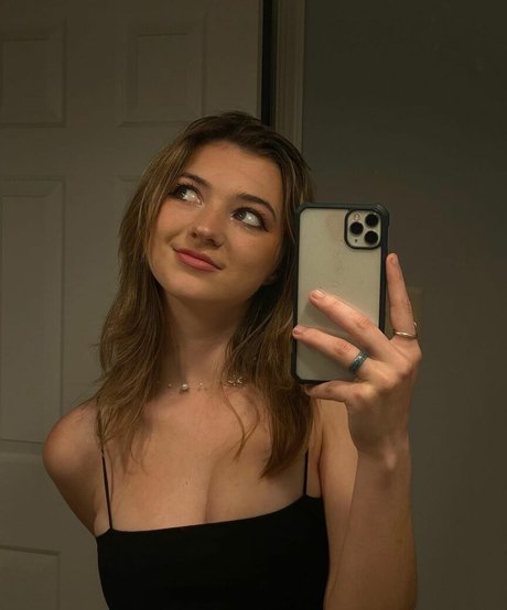 Lolwhatgod model free pictures