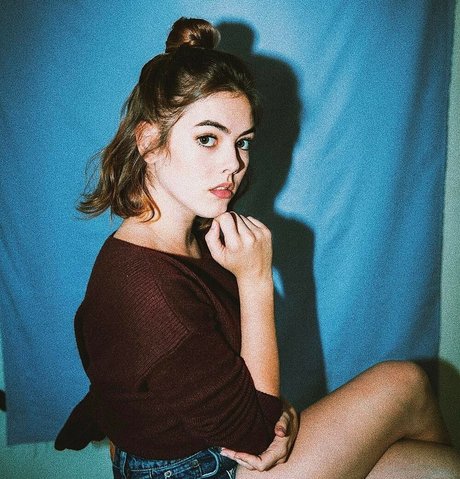 McKaley Miller art model gallery