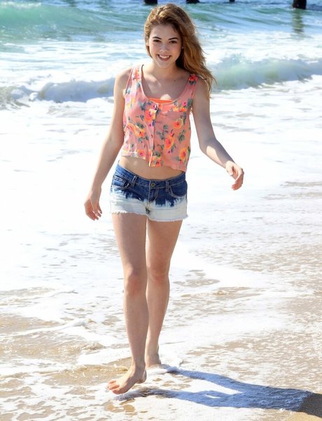 McKaley Miller nude actress gallery