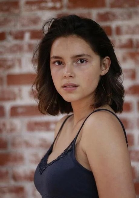 Inde Navarette adult model img