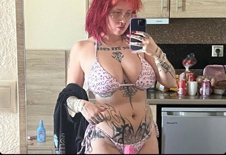 LilelizaJ art star photos