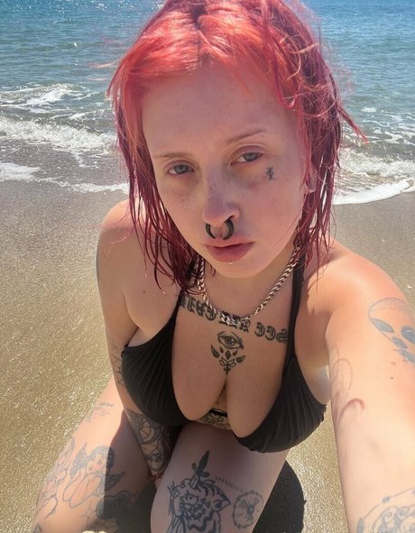 LilelizaJ model nudes img