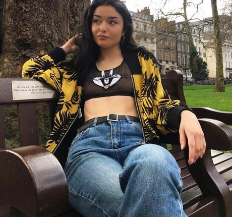 Snow Deville star perfect pics