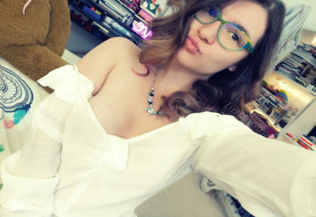 Lyzmania model naked gallery