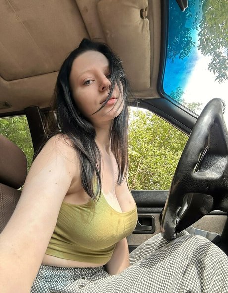 fulminant vicky sexy actress photo