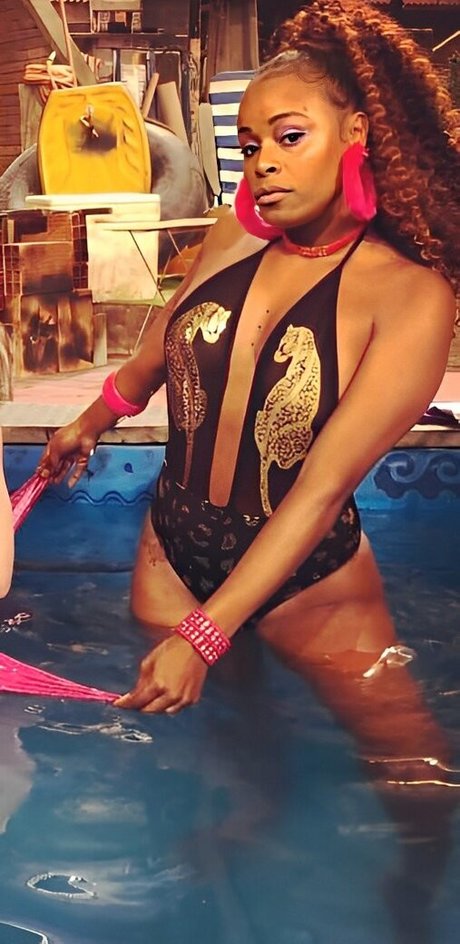 Roberta Rodrigues naked pornstar picture