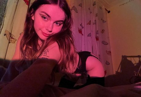 Gravedweller model erotic photos