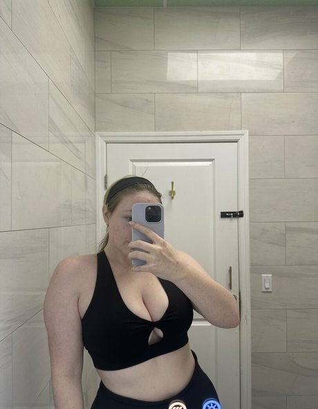 Brecht Apologist erotic actress picture