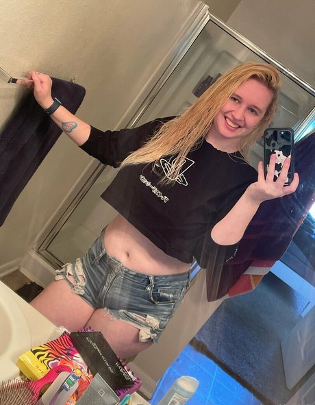 queenhails22 free pornstar img