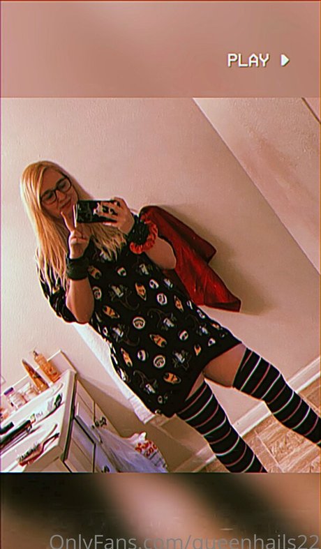 queenhails22 perfect model picture