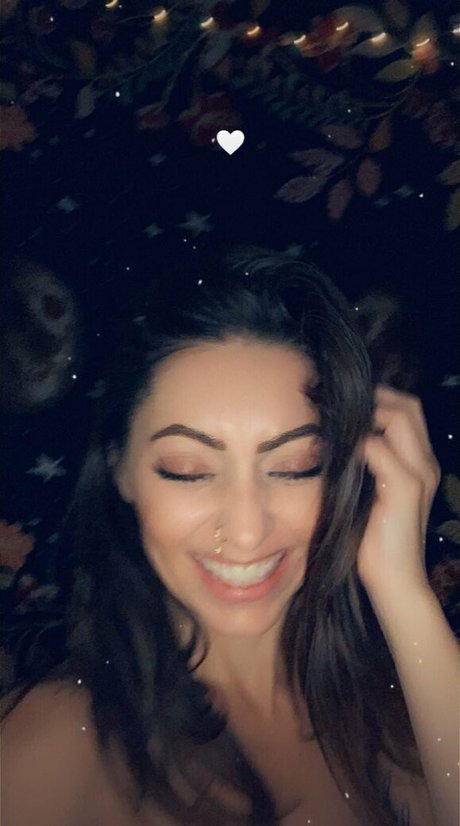 hippie luna xxx pornstar pictures