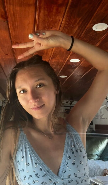 Nikita Crump art model photos