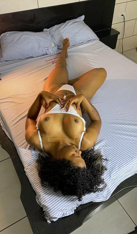 Rebeca Souza sex model pictures