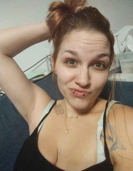 Feline Anchor star photos