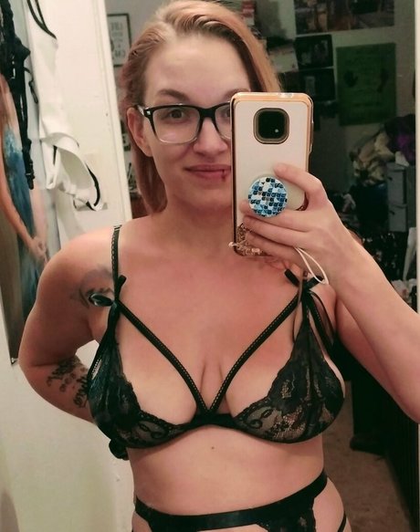 Feline Anchor free pornstar photos