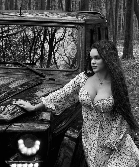 verbaaa verbaaa erotic model image