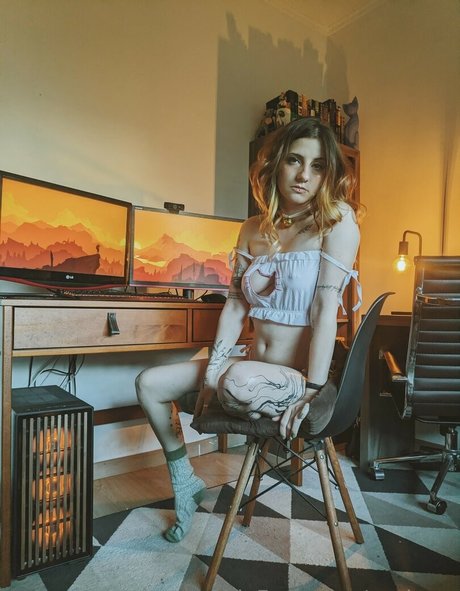 Amanda Atkinson pornstar beautiful img