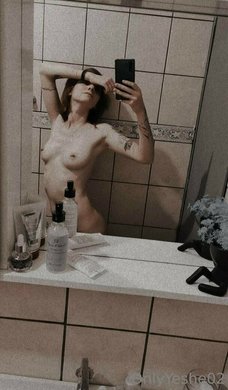 Amanda Atkinson art model photos