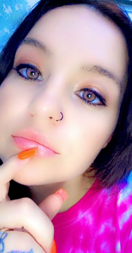 therealmissdaisy sexy actress pictures