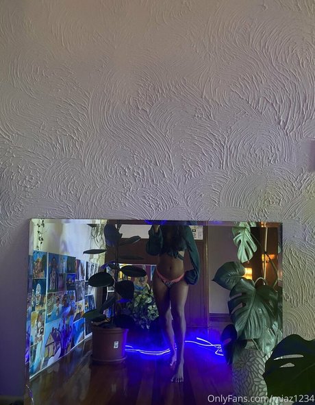 Miaz1234 pornstar pic