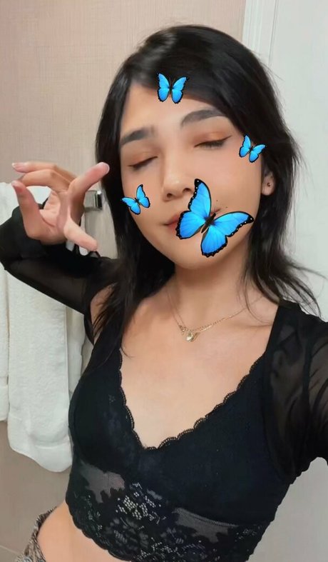 Sanagi Yuzu beautiful pornstar photos