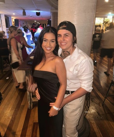 Bella Murphy star erotic gallery