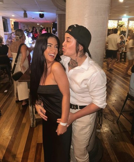 Bella Murphy model beautiful galleries