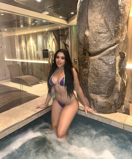 Cinthia Cruz pornographic actress picture