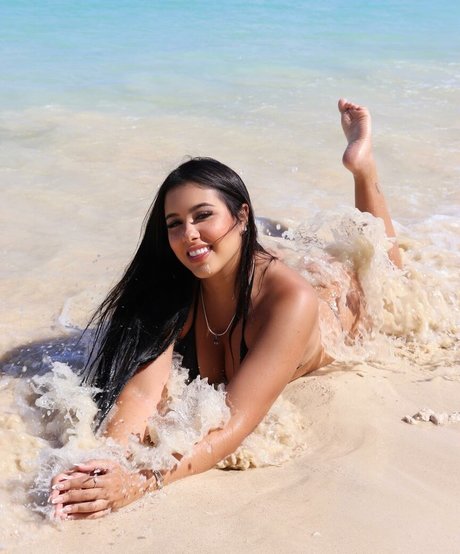 Cinthia Cruz pornstar nudes gallery