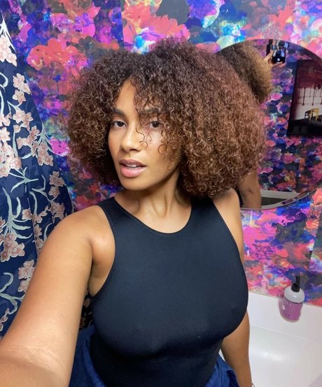 Shadia Ampadu star naked pic