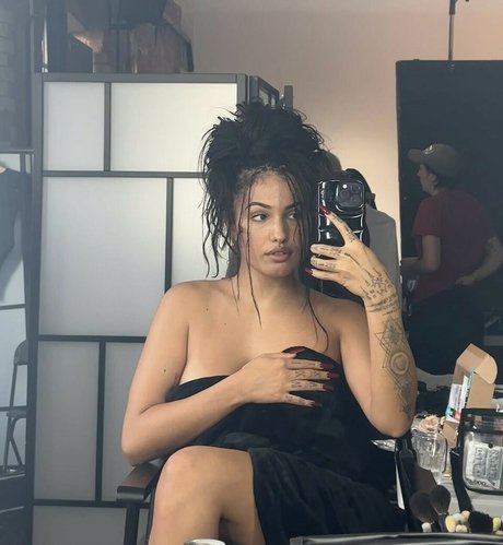 Mabel McVey erotic pornstar archive