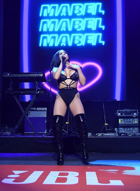 Mabel McVey sexy star gallery