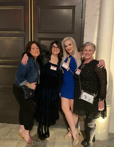 Miss Ava James pornstar hot pic