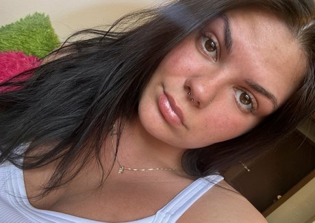 SmokinOnSativa naked star pics