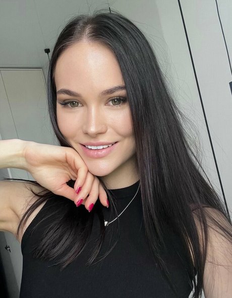 succubus eva nude model archive