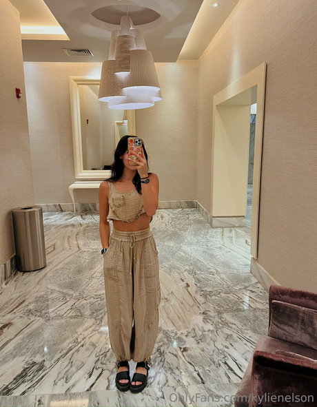 kylienelson nudes star image