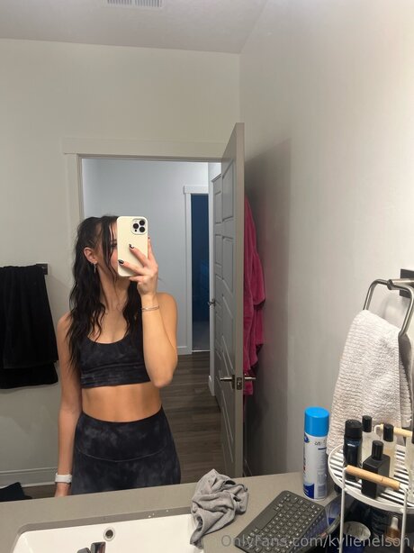 kylienelson erotic star photo