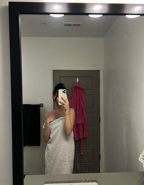 kylienelson naked actress images