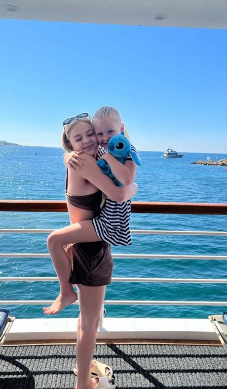 Brooke Marsden model nude image