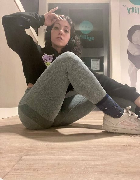 venessarey model sexy galleries