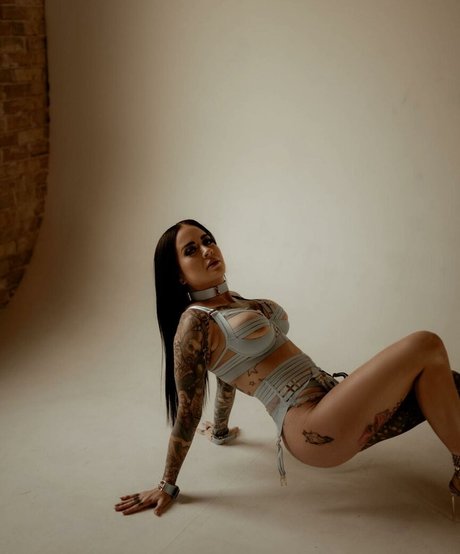 Megs v2 sexy model pic