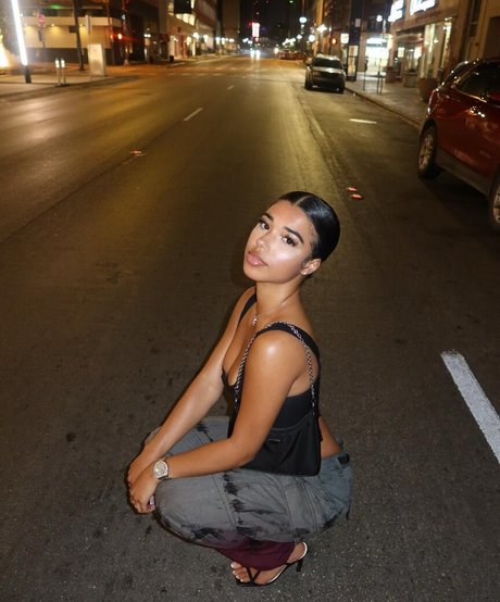 Journi Carr model photo