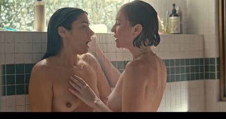 Hannah Einbinder sex actress gallery